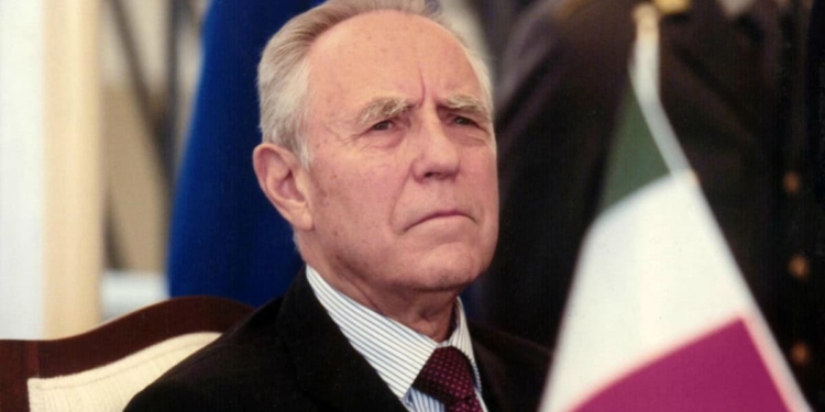 “Presidente Ciampi non risponda!” E Ciampi difese il cronista