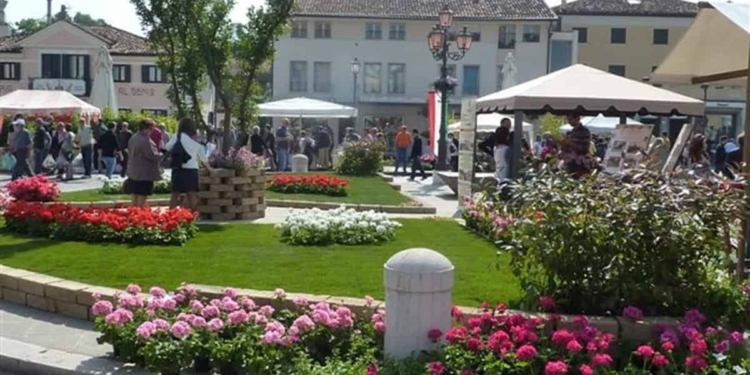 Per il 25 Aprile Mirano si ricopre di fiori