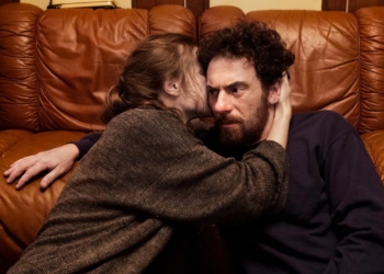 Tradisci la confidenza un segreto e perdi la felicità