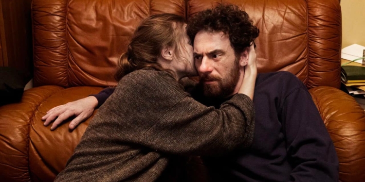 Tradisci la confidenza un segreto e perdi la felicità