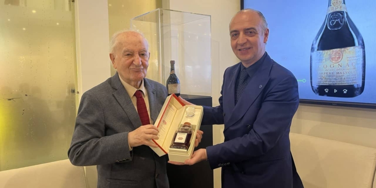 Col cognac Carpenè di Carrubba “énordest” è arrivato al Vinitaly