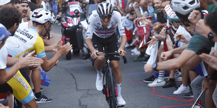 Al via il Giro d’Italia di Pogacar con l’omaggio al Grande Torino