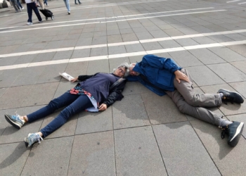 Cessate il fuoco, flash mob in Piazza Ferretto