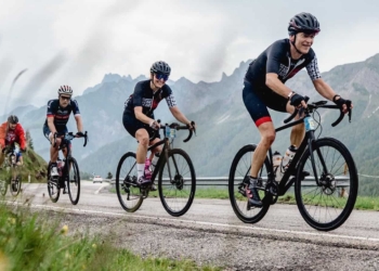 In 500 con la mountainbike in gara  sul Monte Grappa