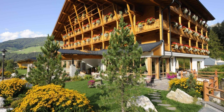 A Sesto tra fonti solfate e laghi alpini