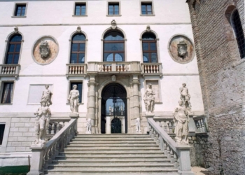 Una vacanza nella storia tra ville, sapori e vini