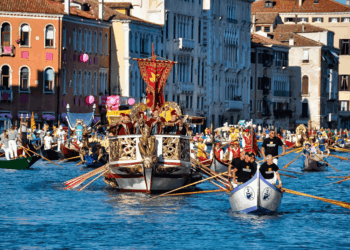 Regata storica: chi ha detto che è intoccabile?