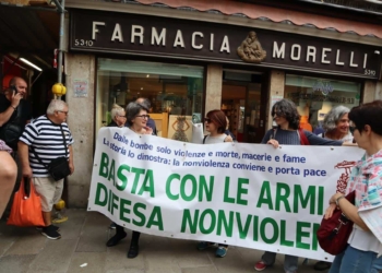 A Venezia una catena umana per la pace