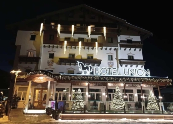 Tra due laghi sulla porta delle Dolomiti