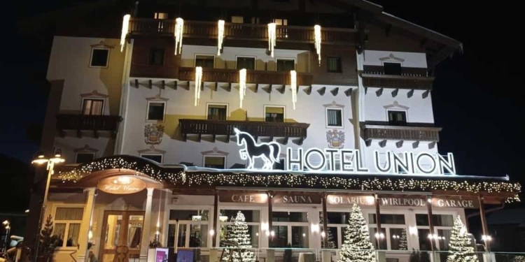 Tra due laghi sulla porta delle Dolomiti