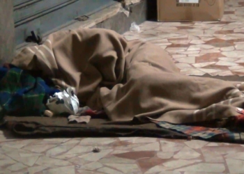 Troppi al freddo senza un tetto rischiano la morte nelle strade