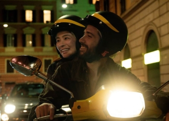 Che succede se Bruce Lee rinasce nelle borgate romane?