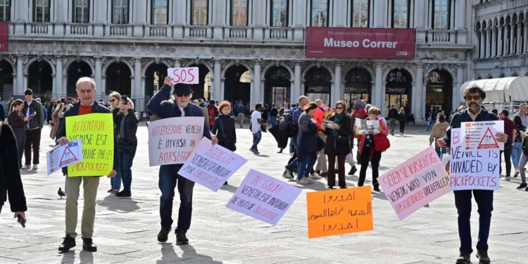 Stravolte dall’over-tourism: le città storica per sopravvivere