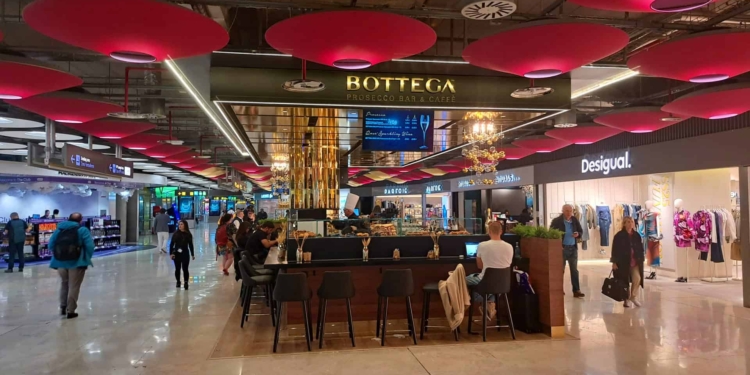 Aeroporto di Madrid: Bottega in uno dei maggiori hub del continente