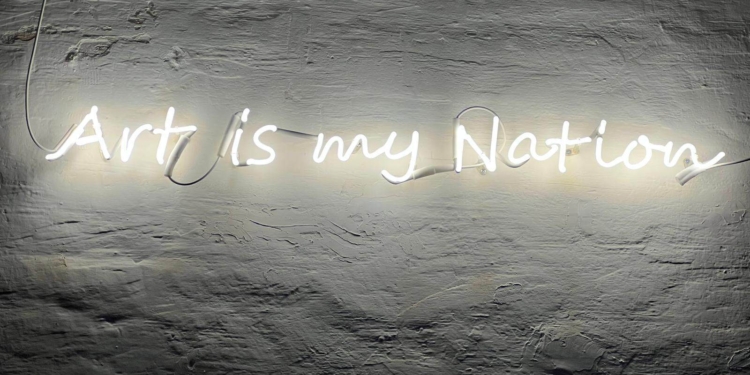 Bandiera e Nazione: alla Giudecca una mostra coraggiosa e libera