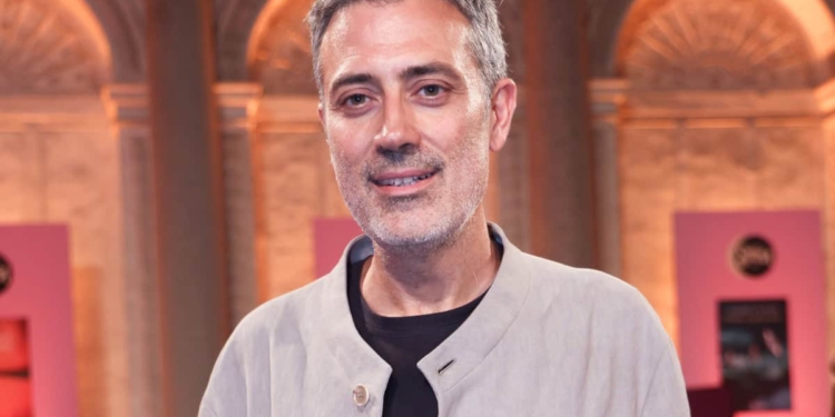 Un anniversario, una levatrice e quel sangue di vent’anni fa