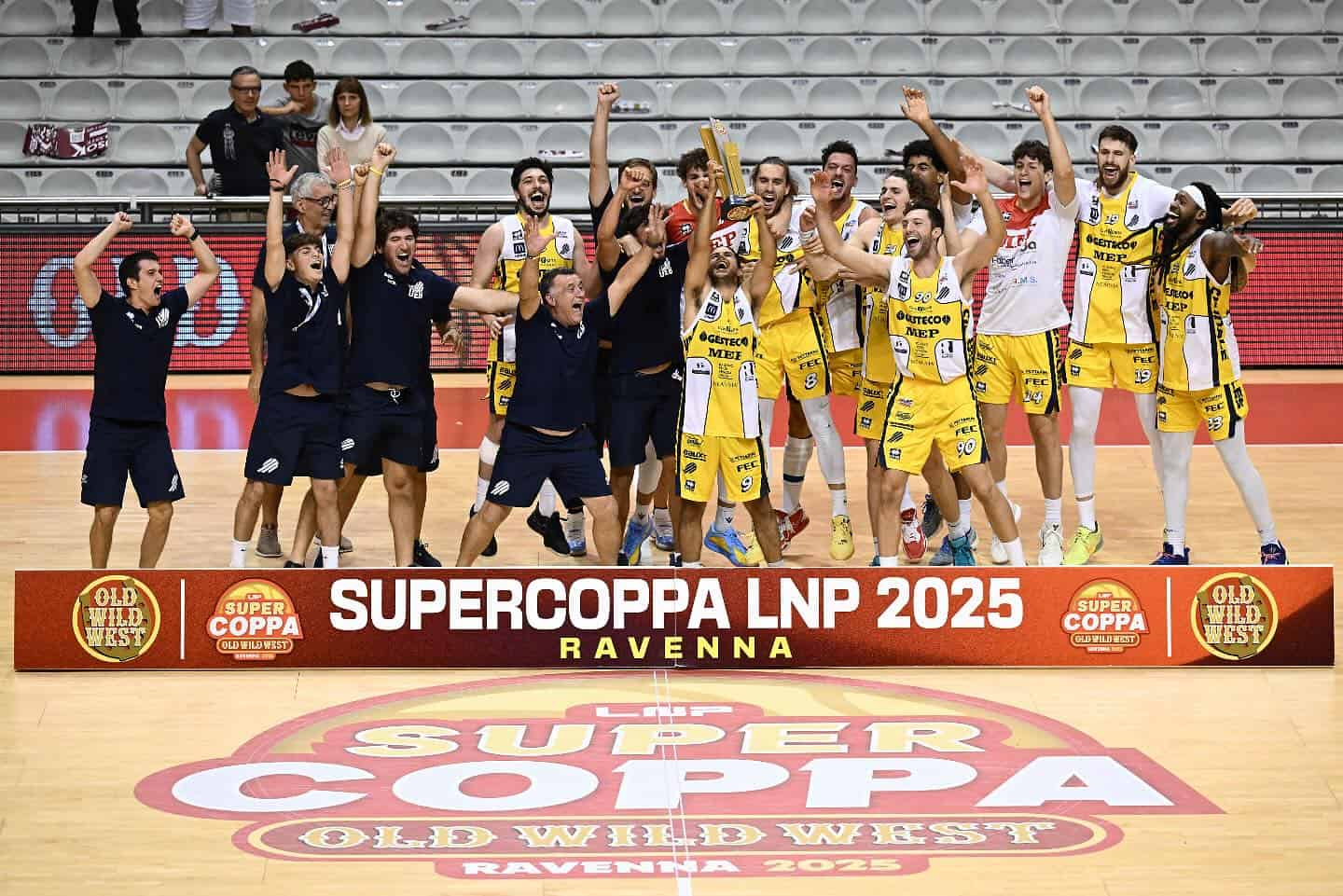 Basket, economia in A2. Tennis, la coppa Davis a Bologna