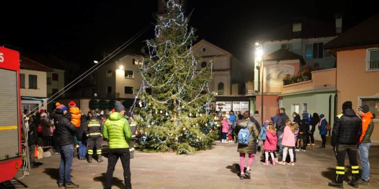 La Befana arriva dall’alto a Chies d’Alpago