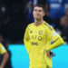 CR7 senza limiti, 41 anni con i 5 figli e incrocia le gambe per… sciopero