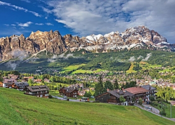 Cortina olimpica sospesa tra il presente e il futuro