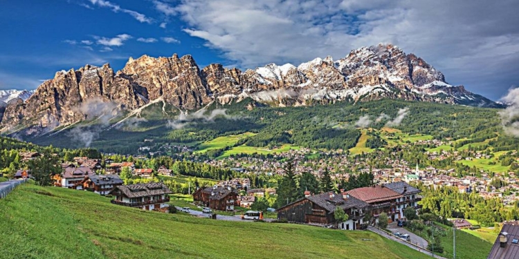 Cortina olimpica sospesa tra il presente e il futuro