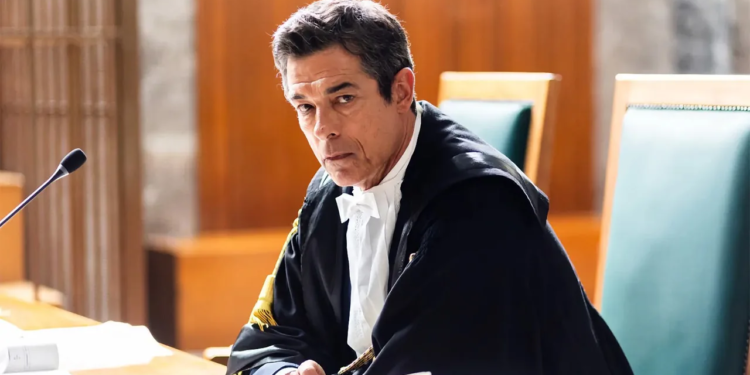 Gassmann è l’avvocato Guerrieri. Indaga pure la Kidman-Kay Scarpetta