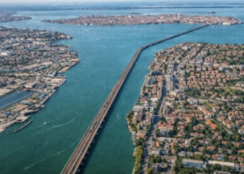 Statuto speciale e leva fiscale per salvare Venezia e Mestre