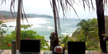 Il turismo dei laptop: come il nomadismo digitale cambia le destinazioni