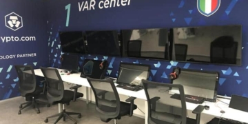 Che calcio è? Fuori dai Mondiali, escort e ora gli arbitri