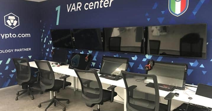 Che calcio è? Fuori dai Mondiali, escort e ora gli arbitri