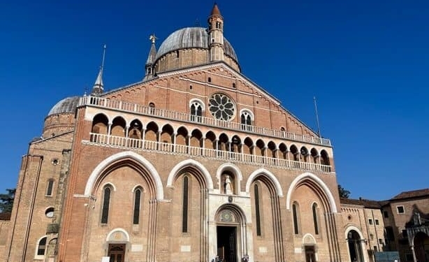 Giugno nel segno dei santi Francesco e Antonio                             
