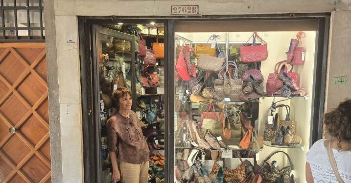 A Venezia nel negozio più piccolo del mondo