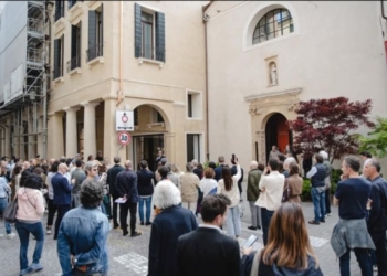 Metamorfosi. Padova, il distretto di via Dante si trasforma in una galleria urbana a cielo aperto: arte, musica, installazioni e performance per ridisegnare il cuore della città