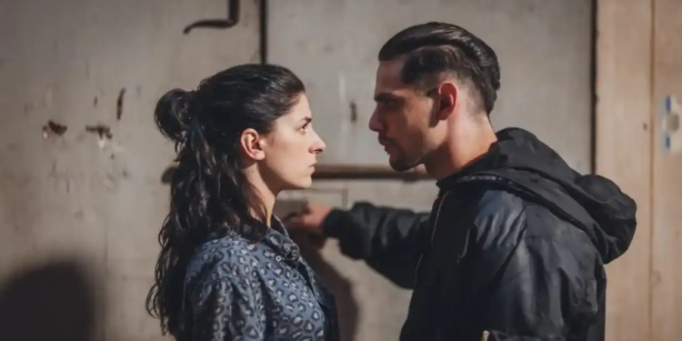 A tutto noir: da Rosa Elettrica (Sky) a Legends (Netflix)