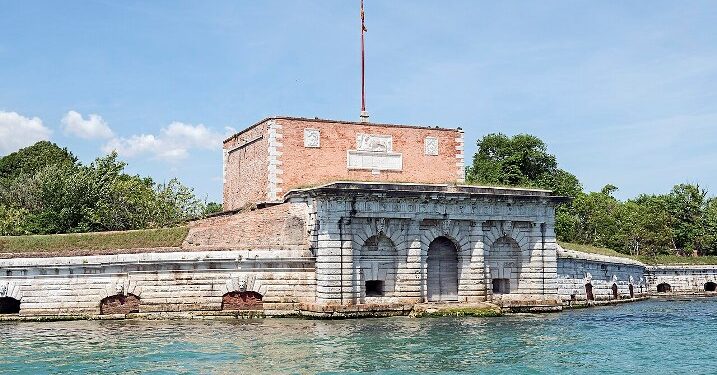 Venezia e il Forte di Sant’Andrea: da Napoleone a Microclima. E adesso?