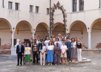 Dalla Colombia a Venezia: Forensic Architecture, Thomas Coombes e Raizes Theatre tra i protagonisti della Venice School per Difensori dei Diritti Umani 2026