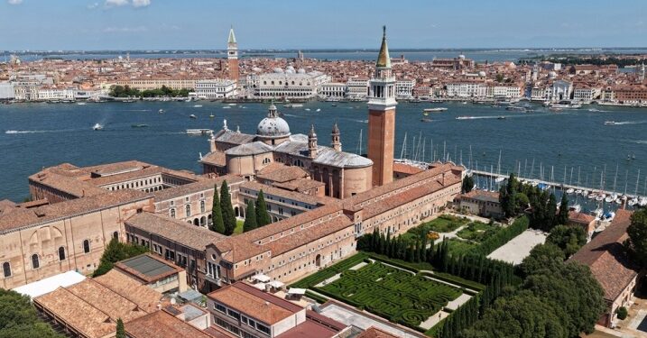 Il Labirinto di Borges rinasce a Venezia: un viaggio tra letteratura, simboli e meraviglia