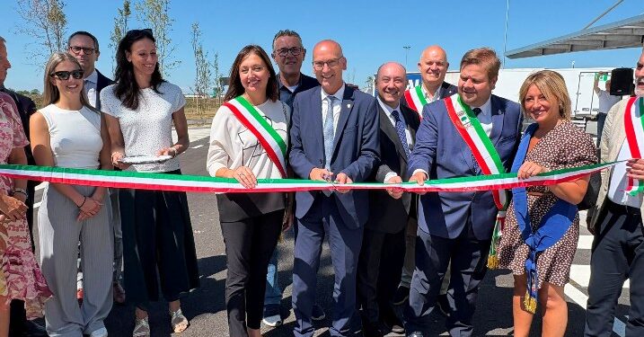 Inaugurate da Autostrade Alto Adriatico due nuove aree sosta mezzi pesanti Fratta Nord e Sud lungo la A4 Venezia – Trieste per un investimento  pari a 18 milioni 847mila 265 euro. Più sicurezza per gli autotrasportatori