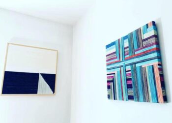 Carla Mura: fino a Padova per tessere i suoi quadri con fili di cotone