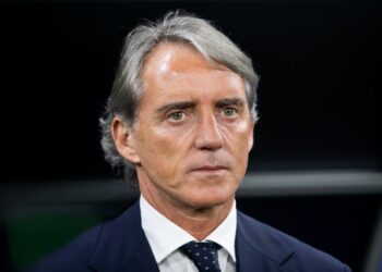 Non c’era fretta, ma questi hanno fatto di tutto per ridicolizzare il calcio italiano