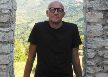 Se l’uomo è il centro del mondo come mai lo sta distruggendo? La risposta di Luca Quarin