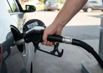 Accise sui carburanti: paghiamo le “tasse di scopo” che hanno perso lo scopo