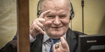 C’ero nel 1995 a Srebrenica davanti a Mladic il “boia”