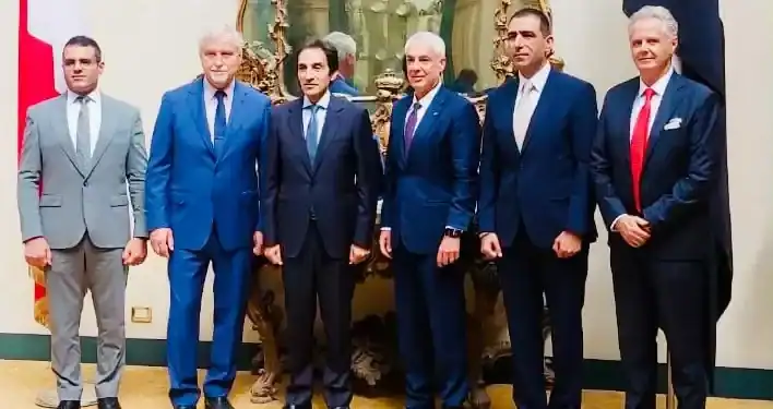 L’Egitto rilancia la soluzione dei due Stati: “Priorità al cessate il fuoco e alla ricostruzione di Gaza”