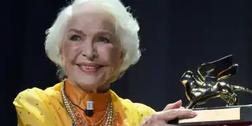 Leone alla carriera alla Burstyn (in un corto è anche una Marilyn vecchia)