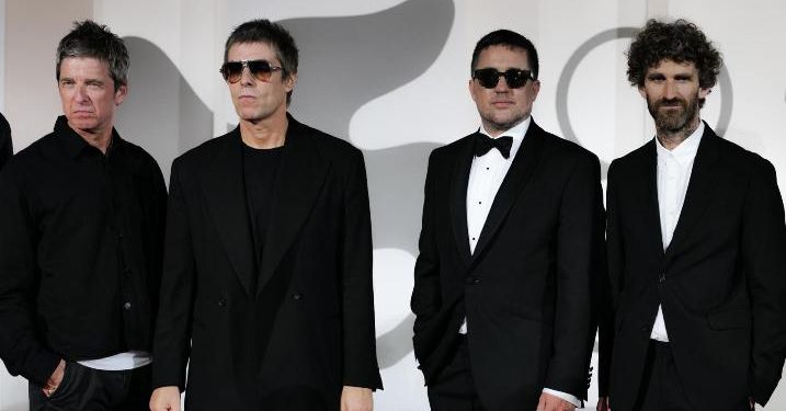 Oasis: la storia infinita dei fratelli Gallagher. Dalle case popolari di Manchester al red carpet di Venezia 83°