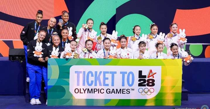 Ginnastica artistica, la Cina riscrive la storia ed è oro, le azzurre inciampano alla trave: settimo posto a Rotterdam